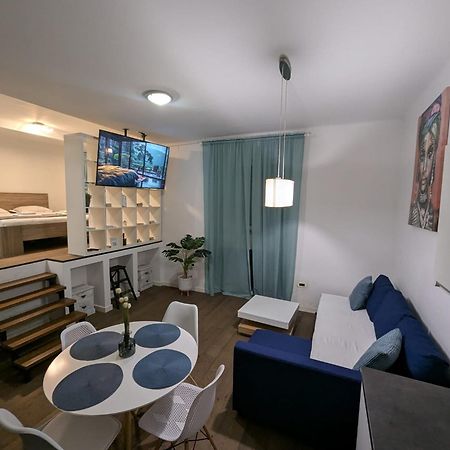 Fantabulous Downtown Abode W King Bed, 65" Tv, Washer And Tumble Dryer Zágráb Kültér fotó