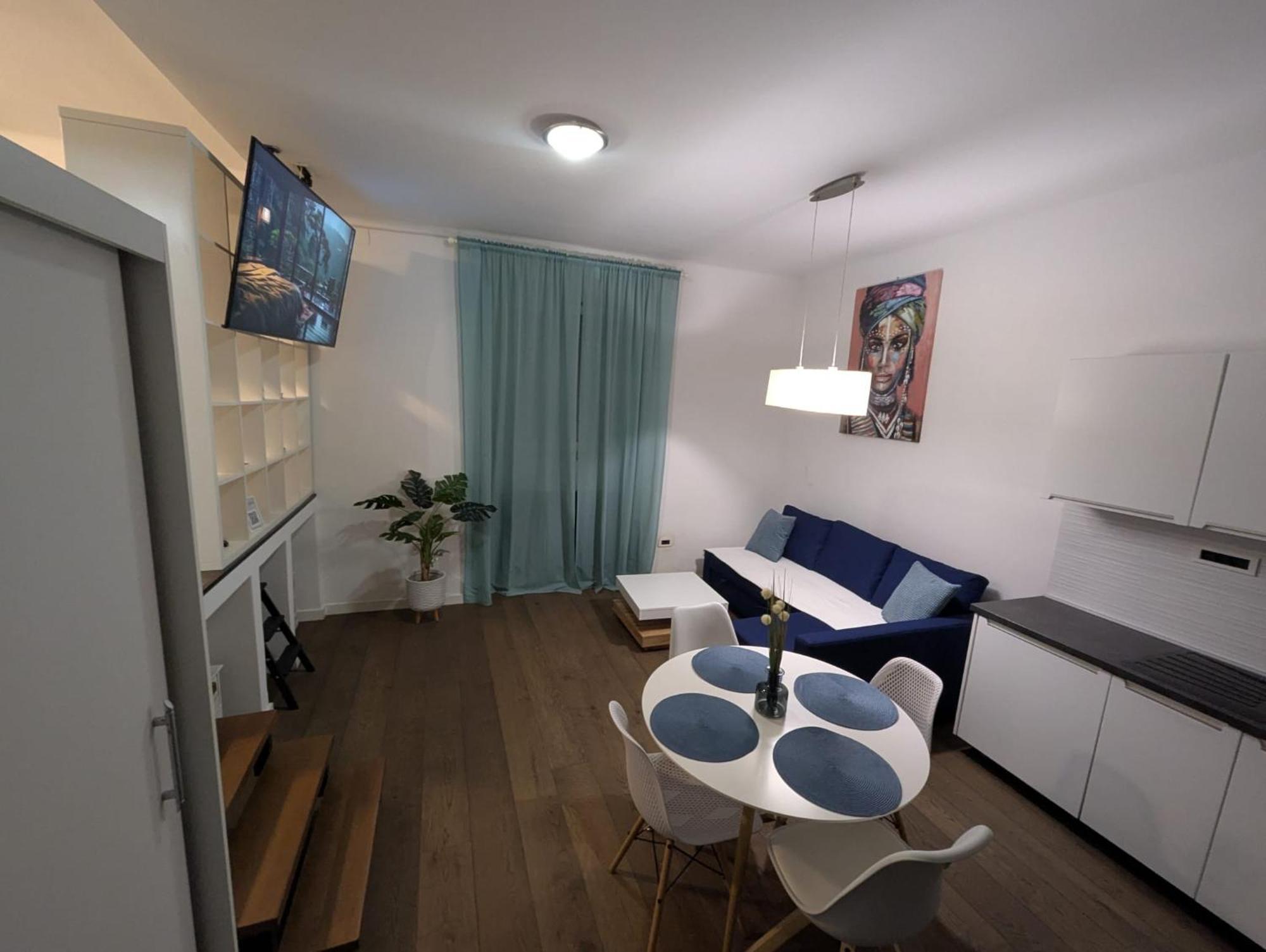 Fantabulous Downtown Abode W King Bed, 65" Tv, Washer And Tumble Dryer Zágráb Kültér fotó